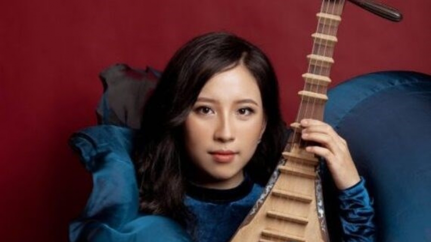 Nghệ sĩ Phan Thủy – người kể chuyện bằng âm thanh cây đàn